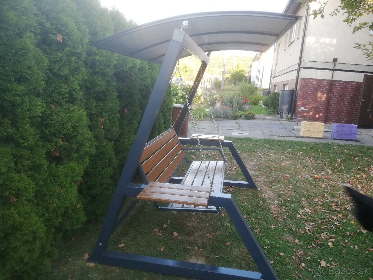 Záhradná hojdačka. - 2