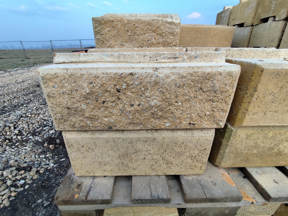 Tvárnice plotové oporný múr - 2