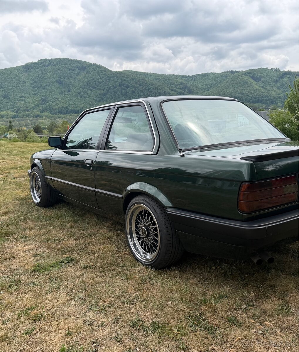Predám BMW e30 coupe 325i samosvor - 2