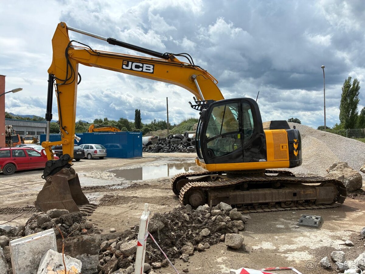 predám pásový báger JCB 235LC - 2