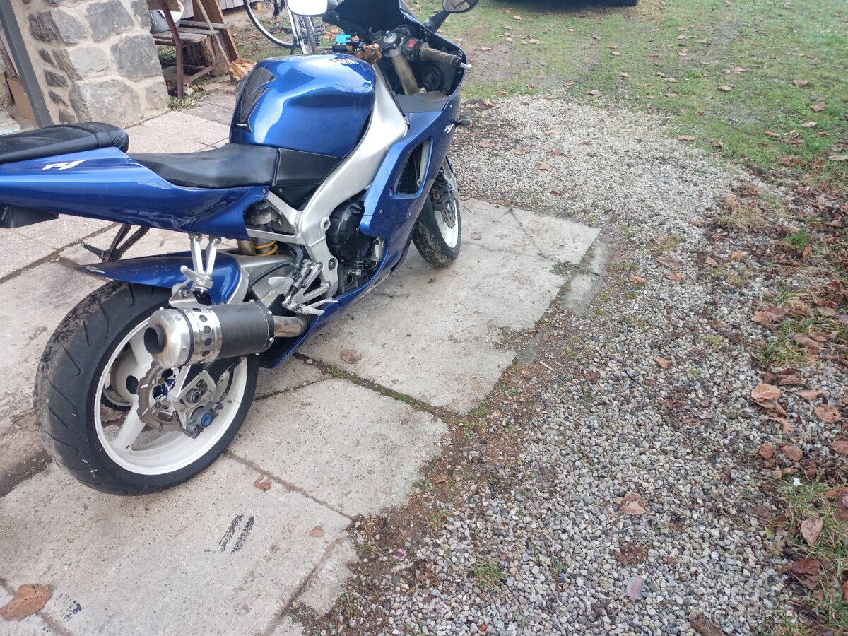 Yamaha yzf R1 - 2