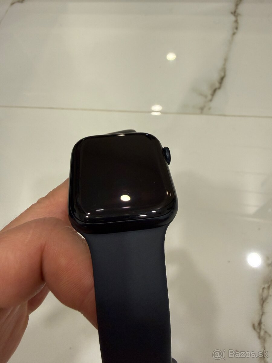 Apple Watch SE 2. generácia 44 mm - 2