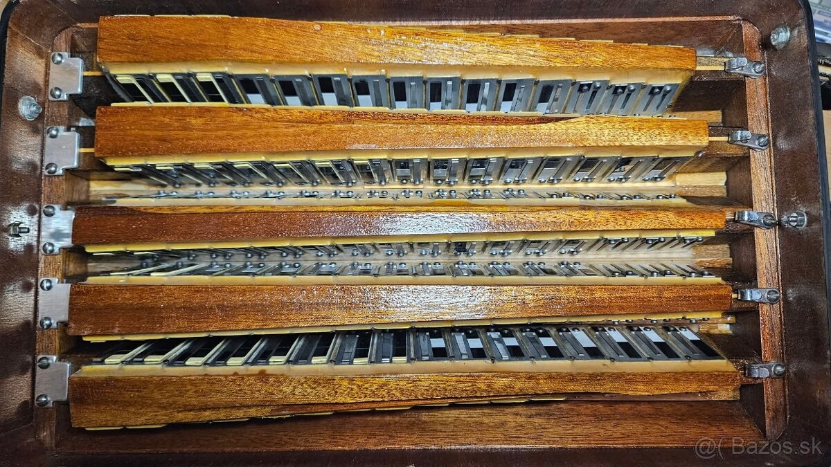 Heligonka Hohner overture V - 2