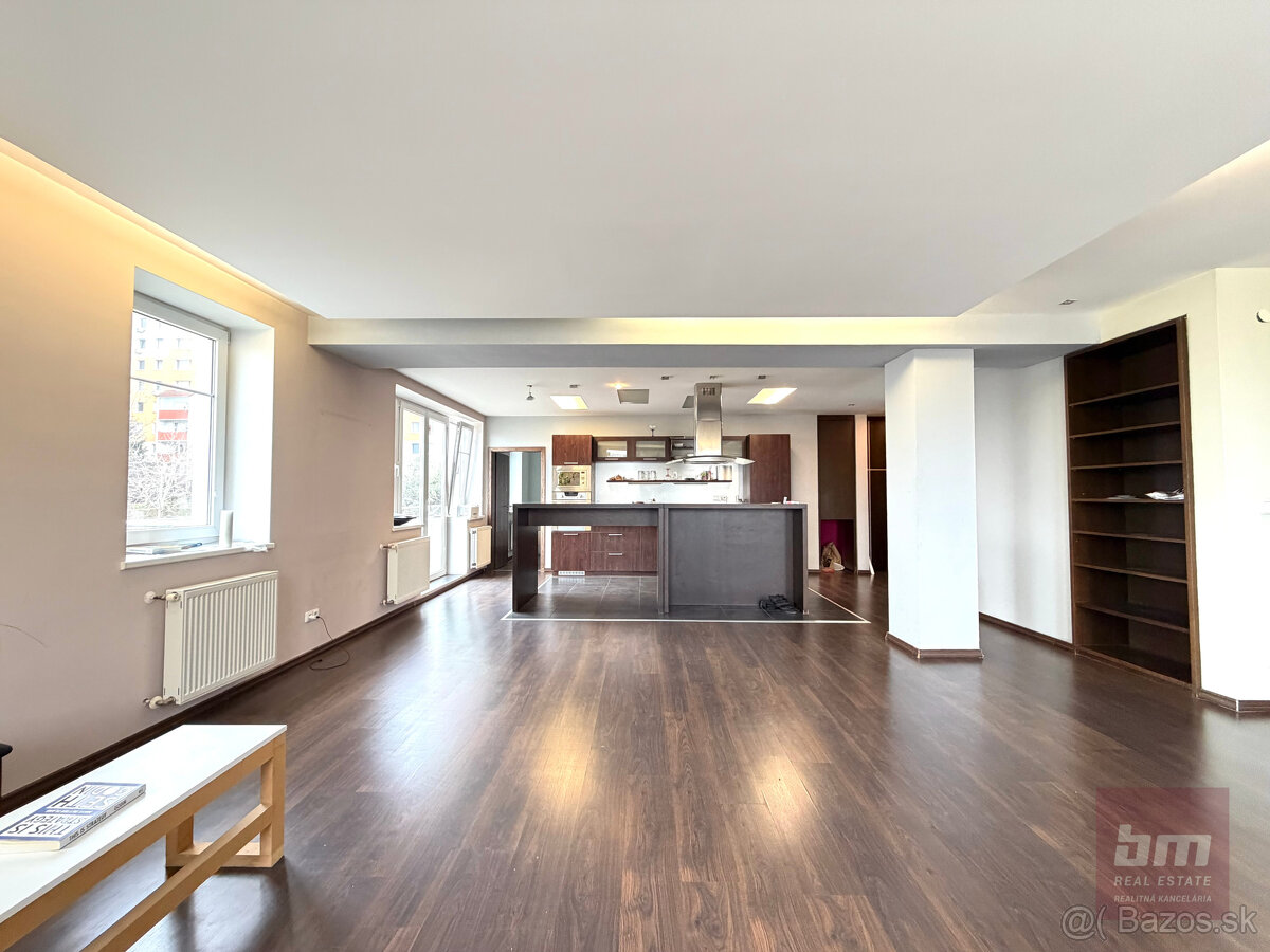 Predaj - novostavba s terasou na začiatku Karlovej Vsi - 2