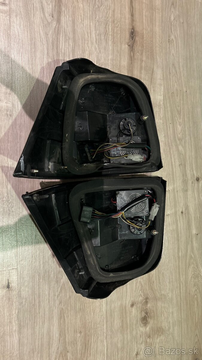 Zadné svetla na Golf4 - 2