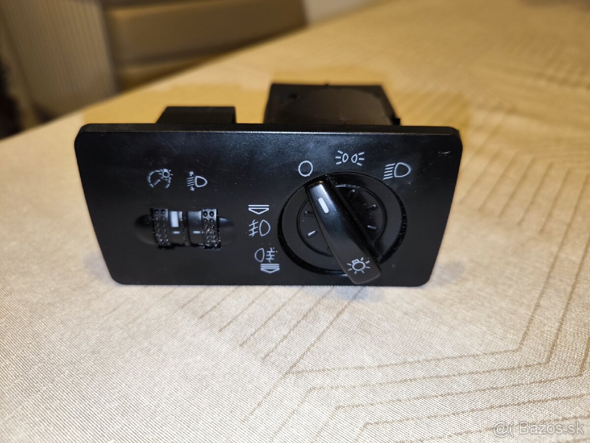 Spínač predných svetiel Škoda Fabia 1 - 2