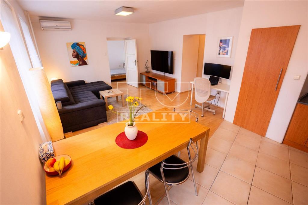 RezervovanéPredaj 2.izbového bytu v centre Bratislavy... - 2