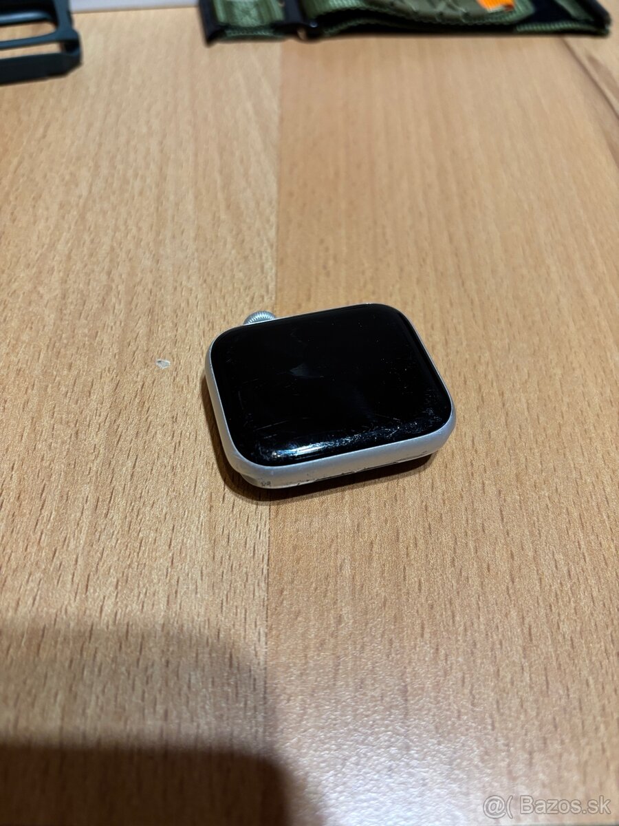 Apple Watch Series 4 – 44 mm, Silver (GPS) - 2