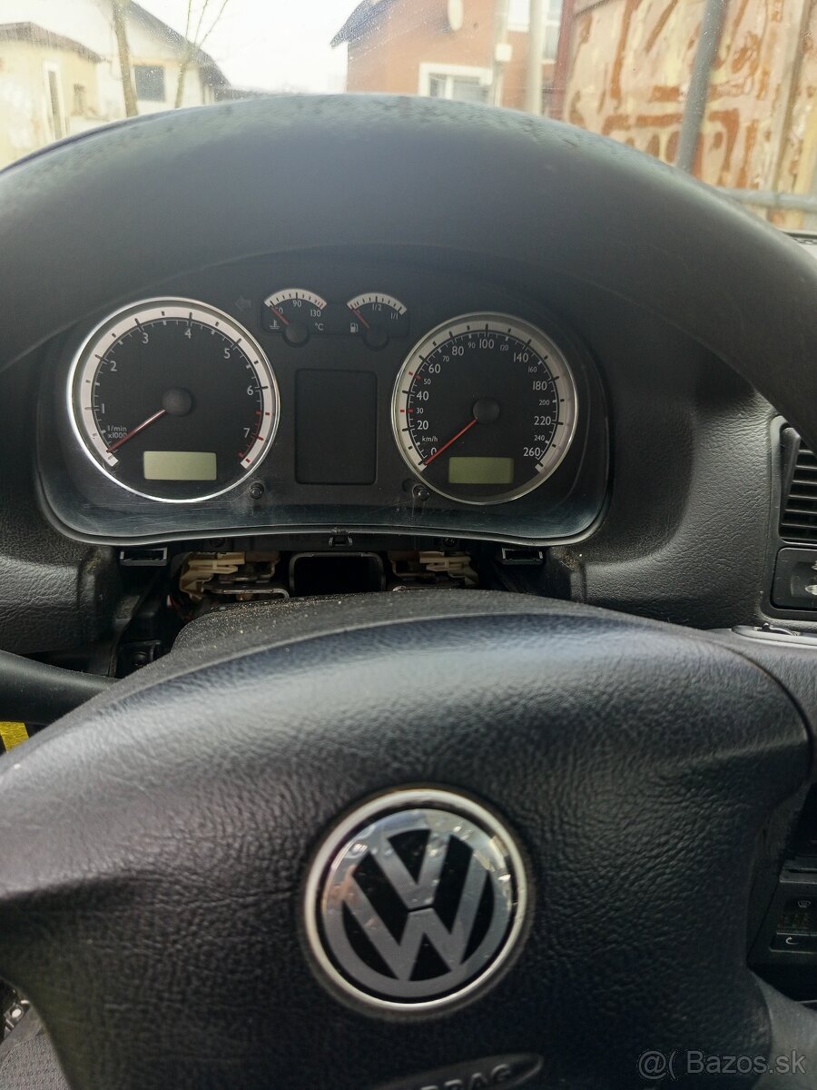 Volkswagen Golf 1.6 77kw - 2