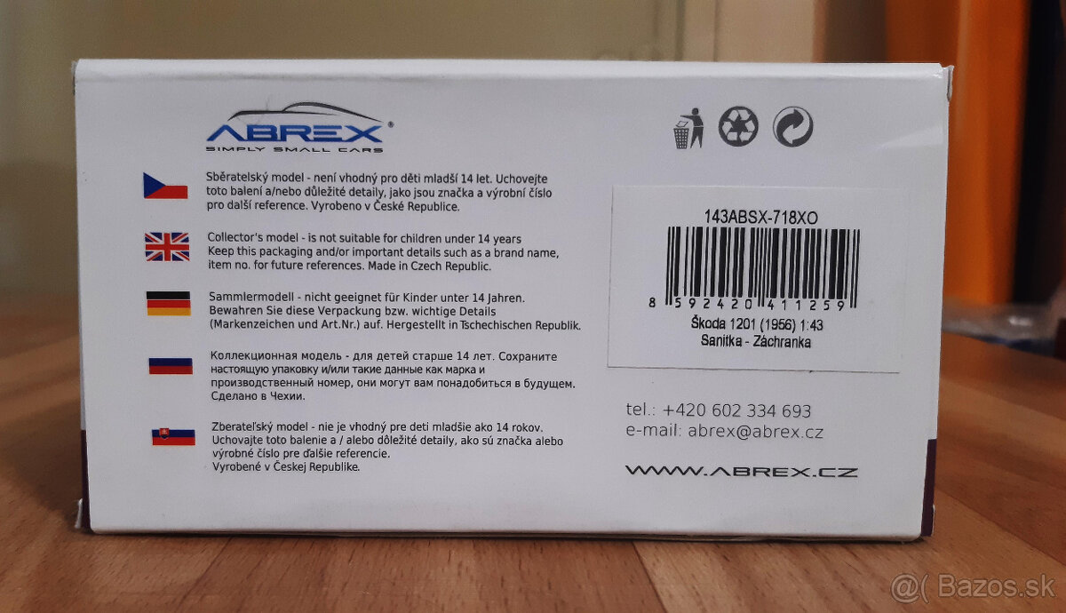 Abrex 1:43 Škoda 1201(1956) sanitka Praha - 2