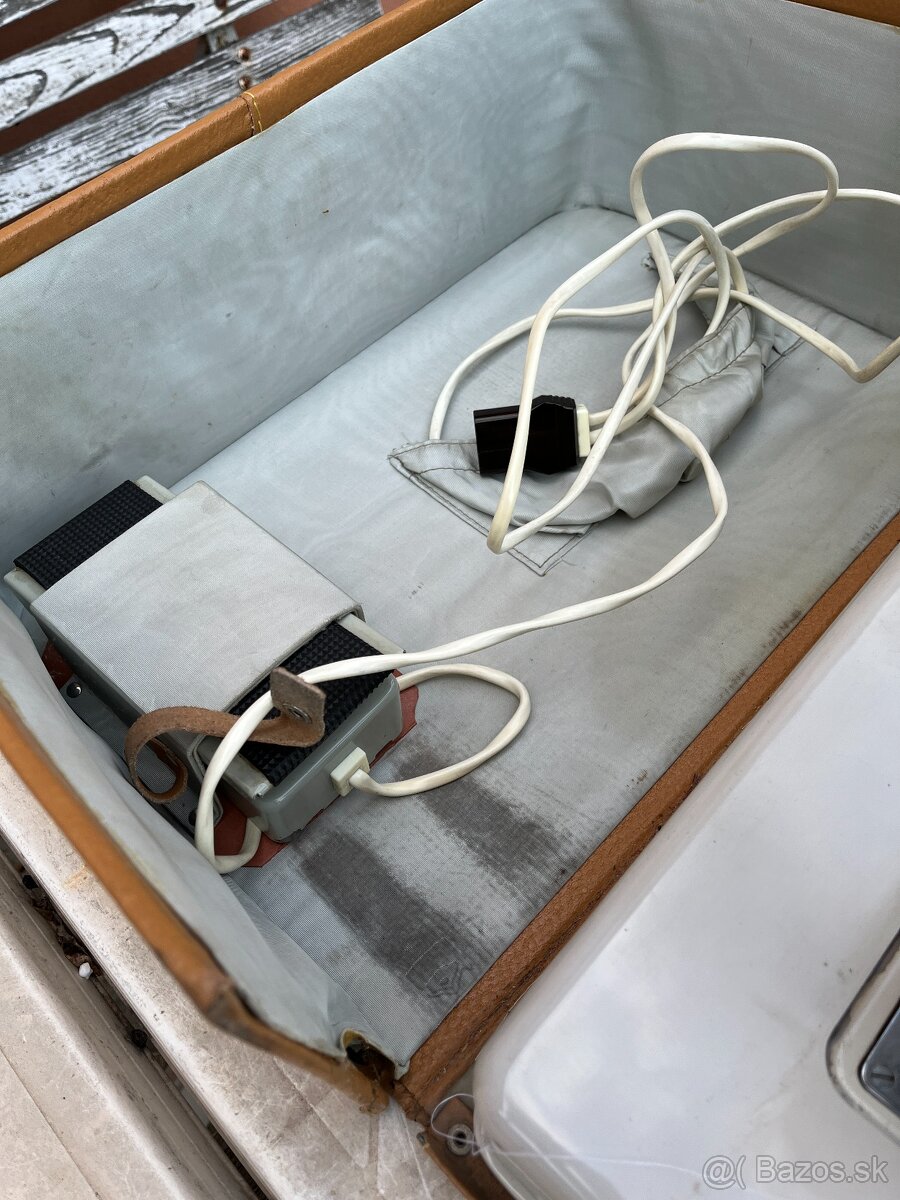 Šijací stroj LADA - 2