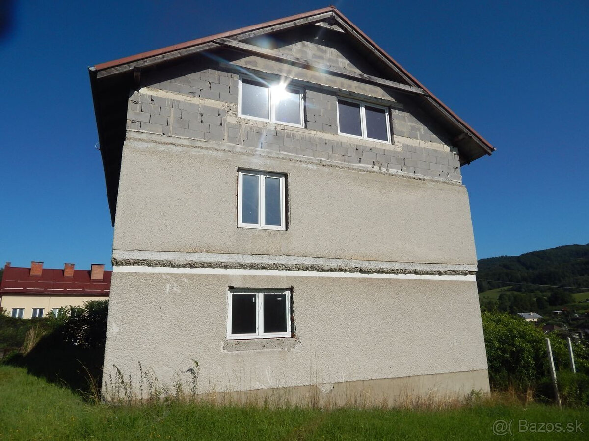 EXKLUZÍVNE-SPEKTRUM REALITY- Na predaj 7-izbový rodinný dom - 2