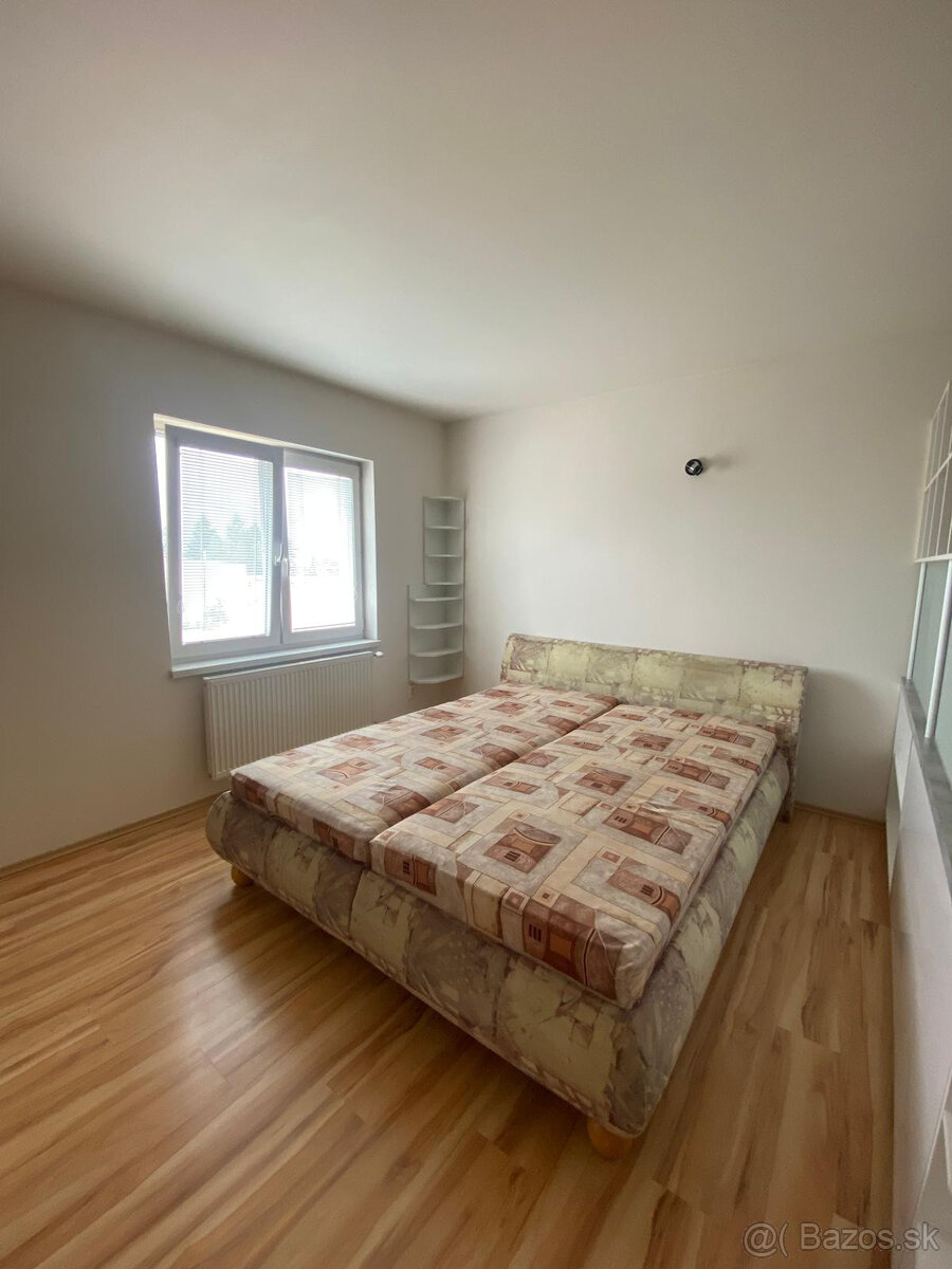 Na prenájom priestranný 2-izbový byt v PP, vhodný na podnik. - 2