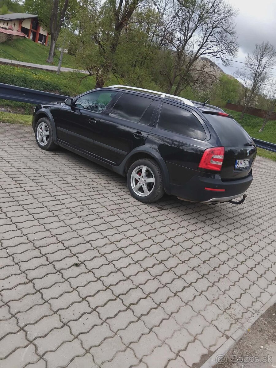Octavia scout 2.0 tdi 103 kw - 2