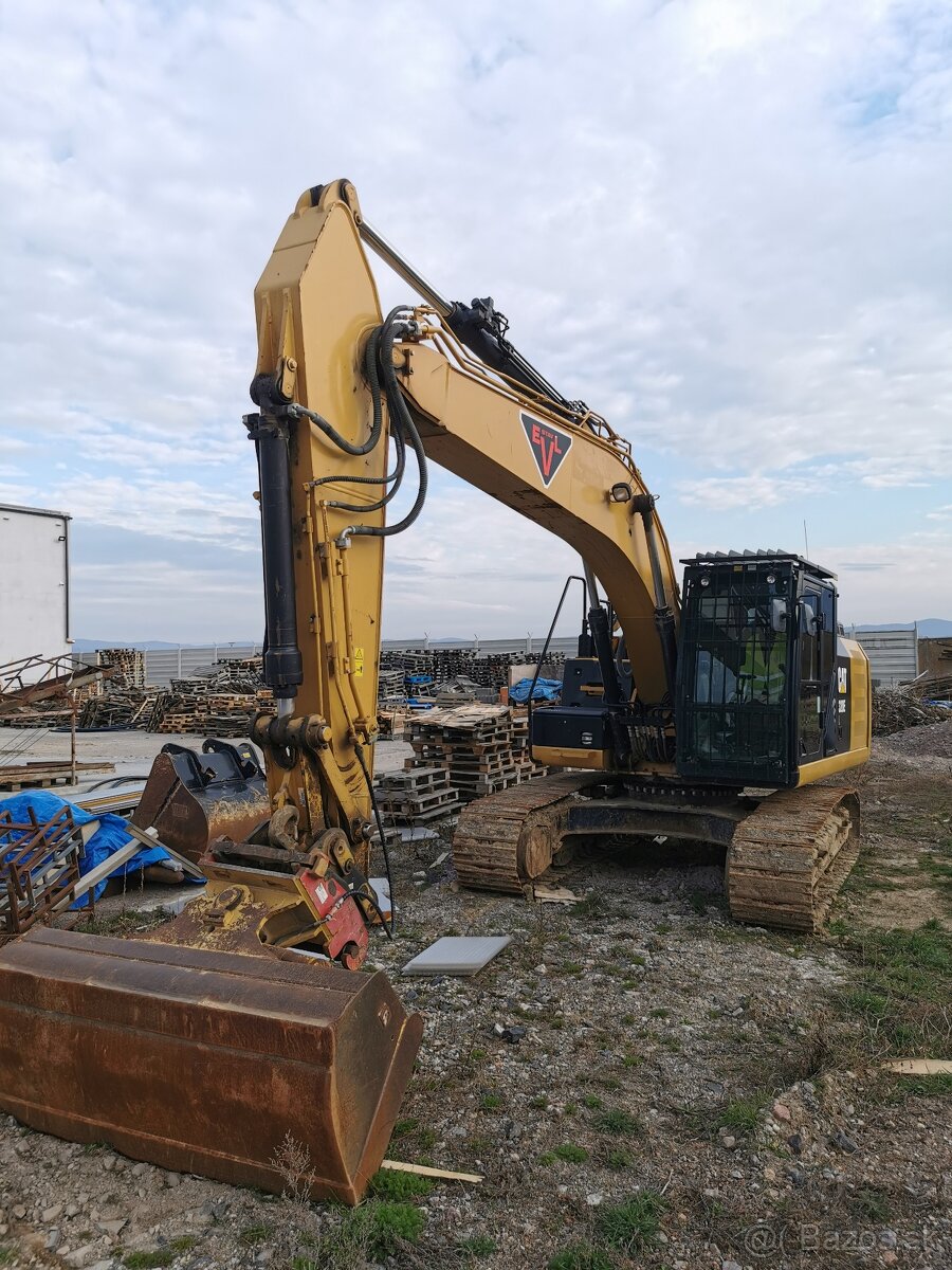 Predám pásový báger CAT 320E L - 2