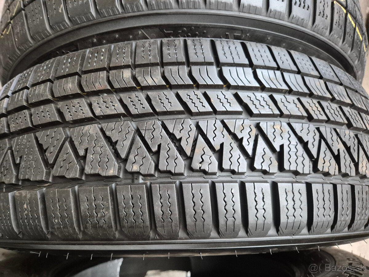 215/70 r16 zimné 4 ks KUMHO dezén 7,5 - 6,4 mm DOT2022 - 2