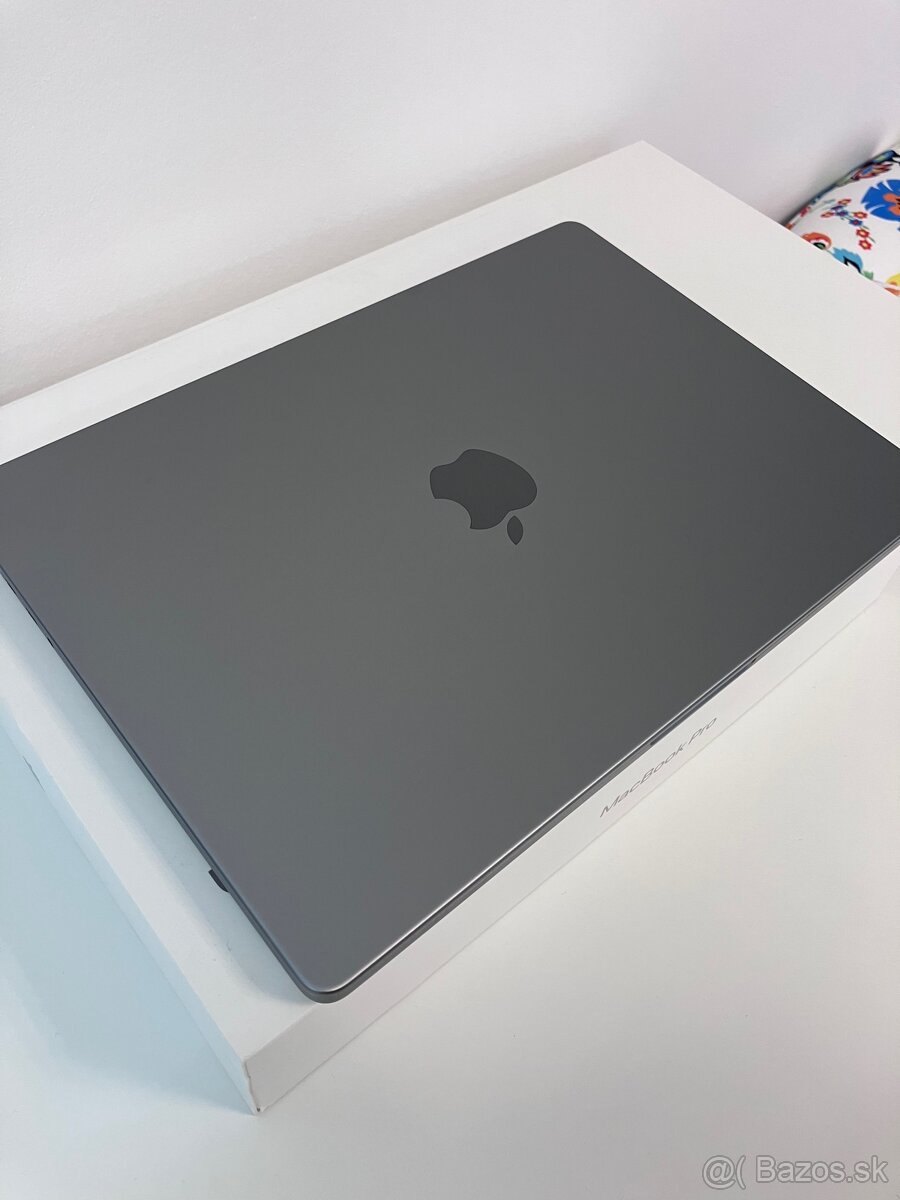 Apple Macbook Pro 14” - M2 Pro - 2