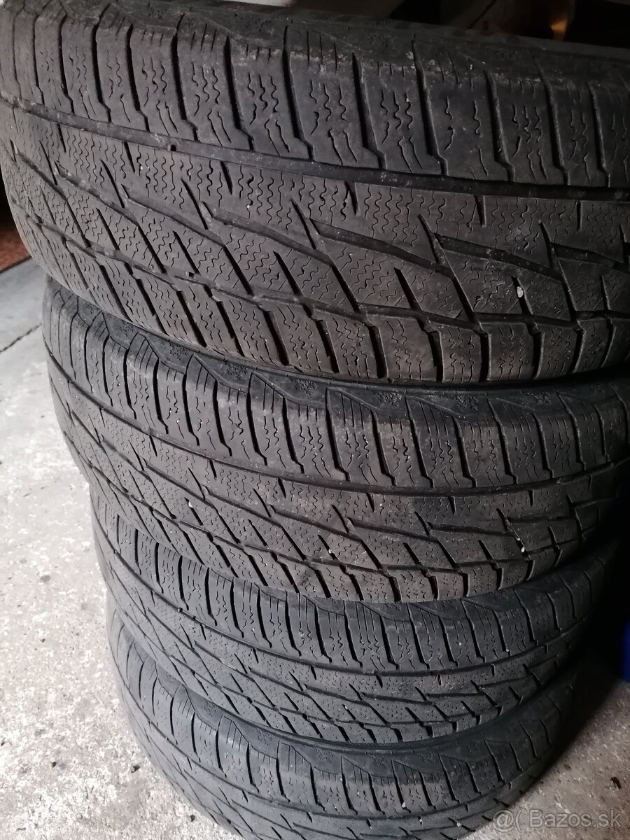 Predám zimné pneu 195/65 R-15 - 2