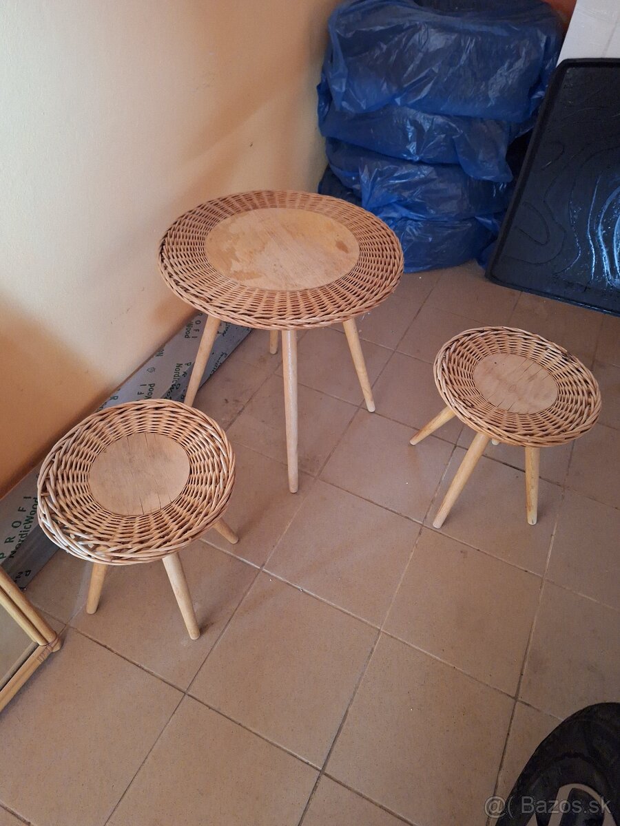 Bambusové zrkadlo + vešiak , ratanový stôl + 2 x stoličky - 2