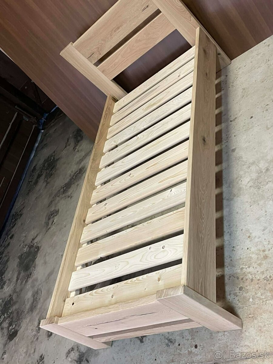 Masívna dubová posteľ 90 × 190 cm - 2