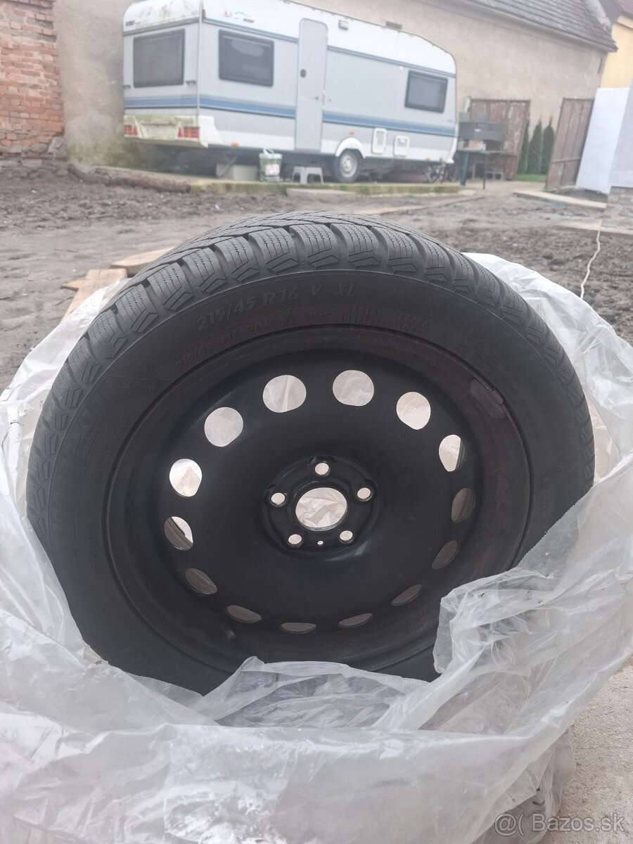 Zimne pneu 215/45 R16 - 2