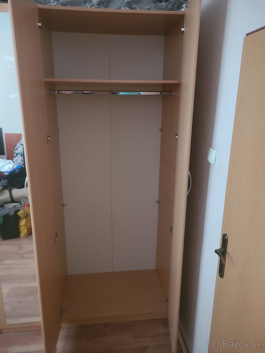 Veľká šatníková skriňa - 2