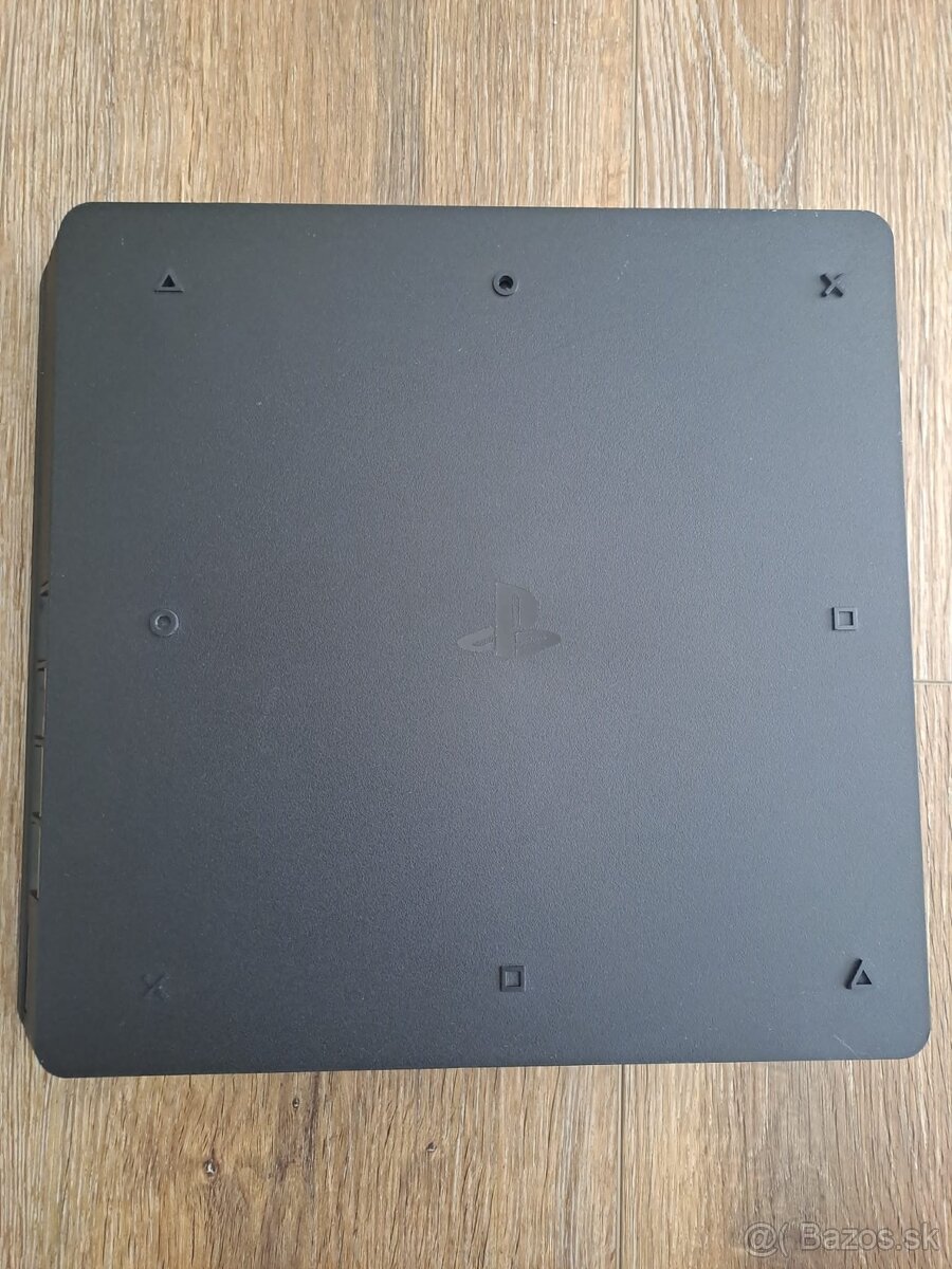 Playstation 4 slim - 2