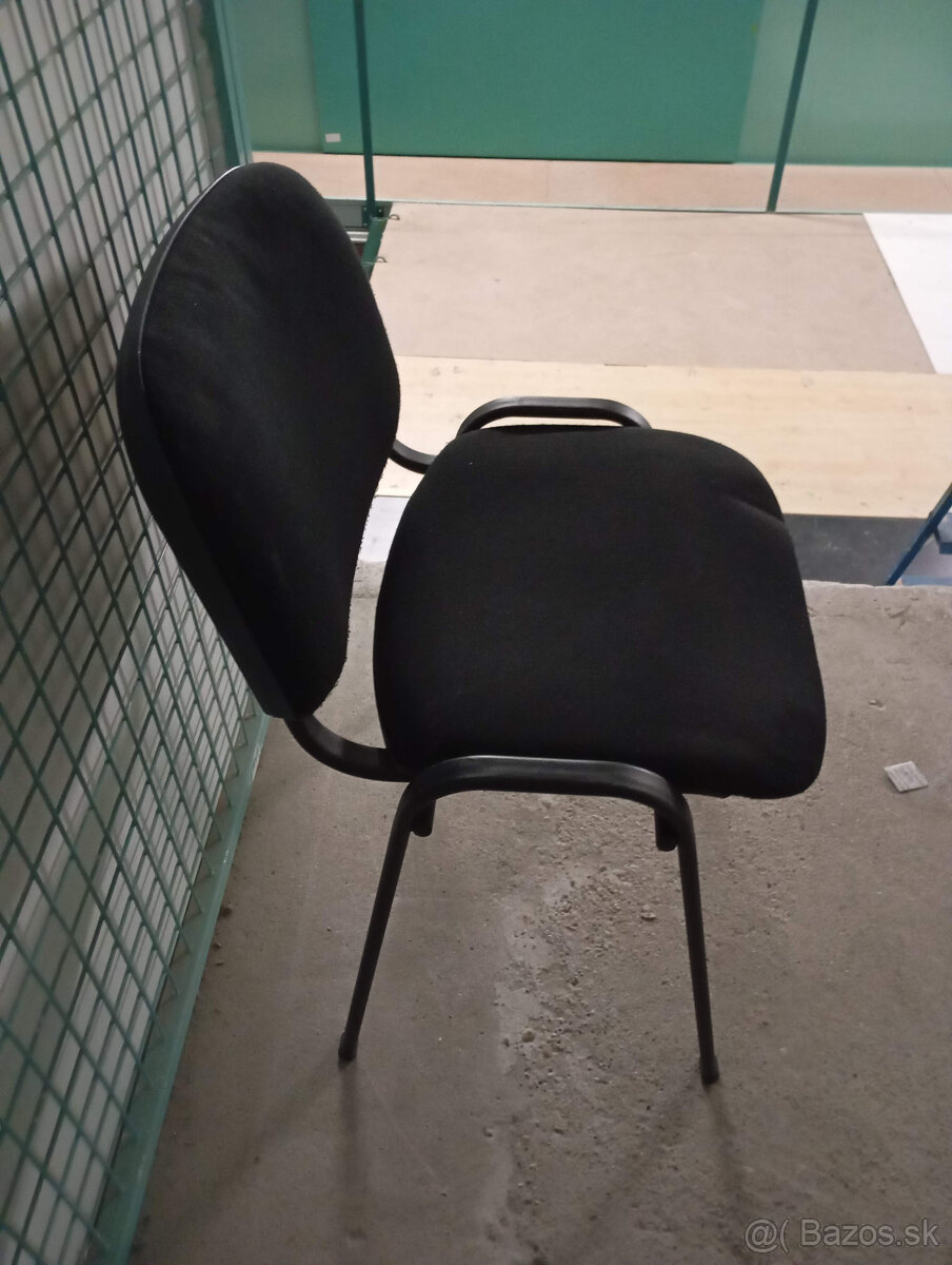 13—Stolička čierna kancelárska - 2