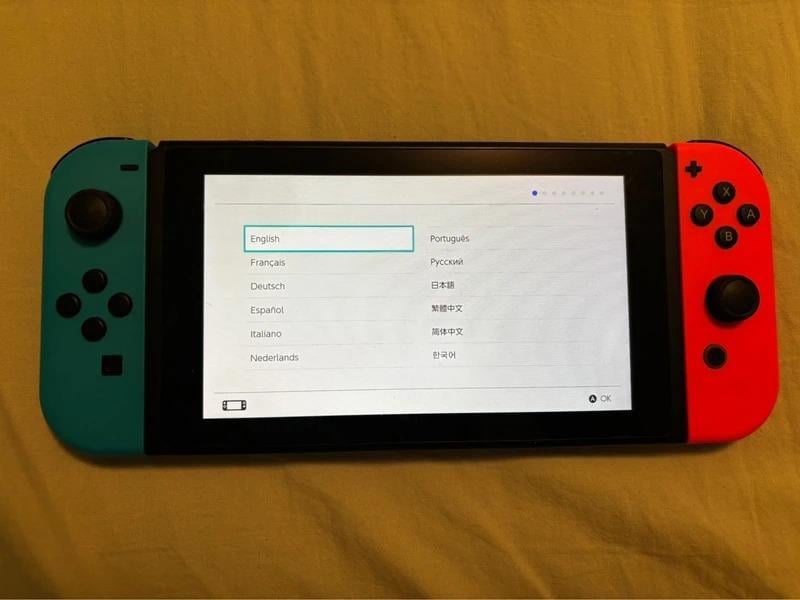 Nintendo Switch + dve hry - 2