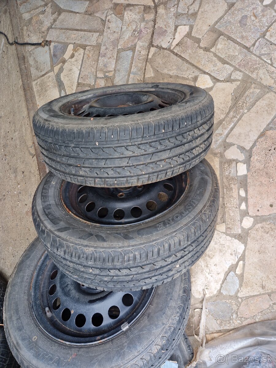 Letne pneu 195/60R15 - 2