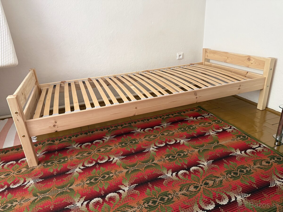 Posteľ s roštom - 2