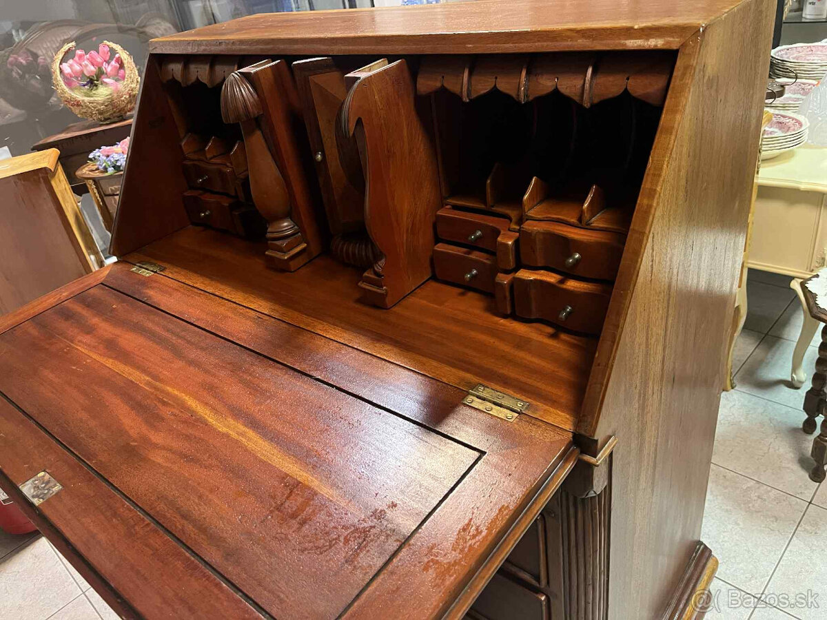 Tajomník,písacie,studio - 2