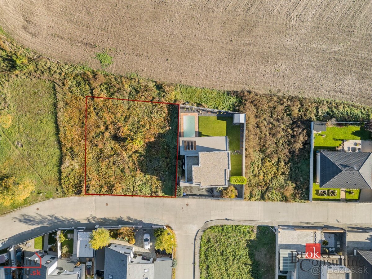 Predaj POZEMKU 500 m2 - Právoplatné stavebné povolenie - 2