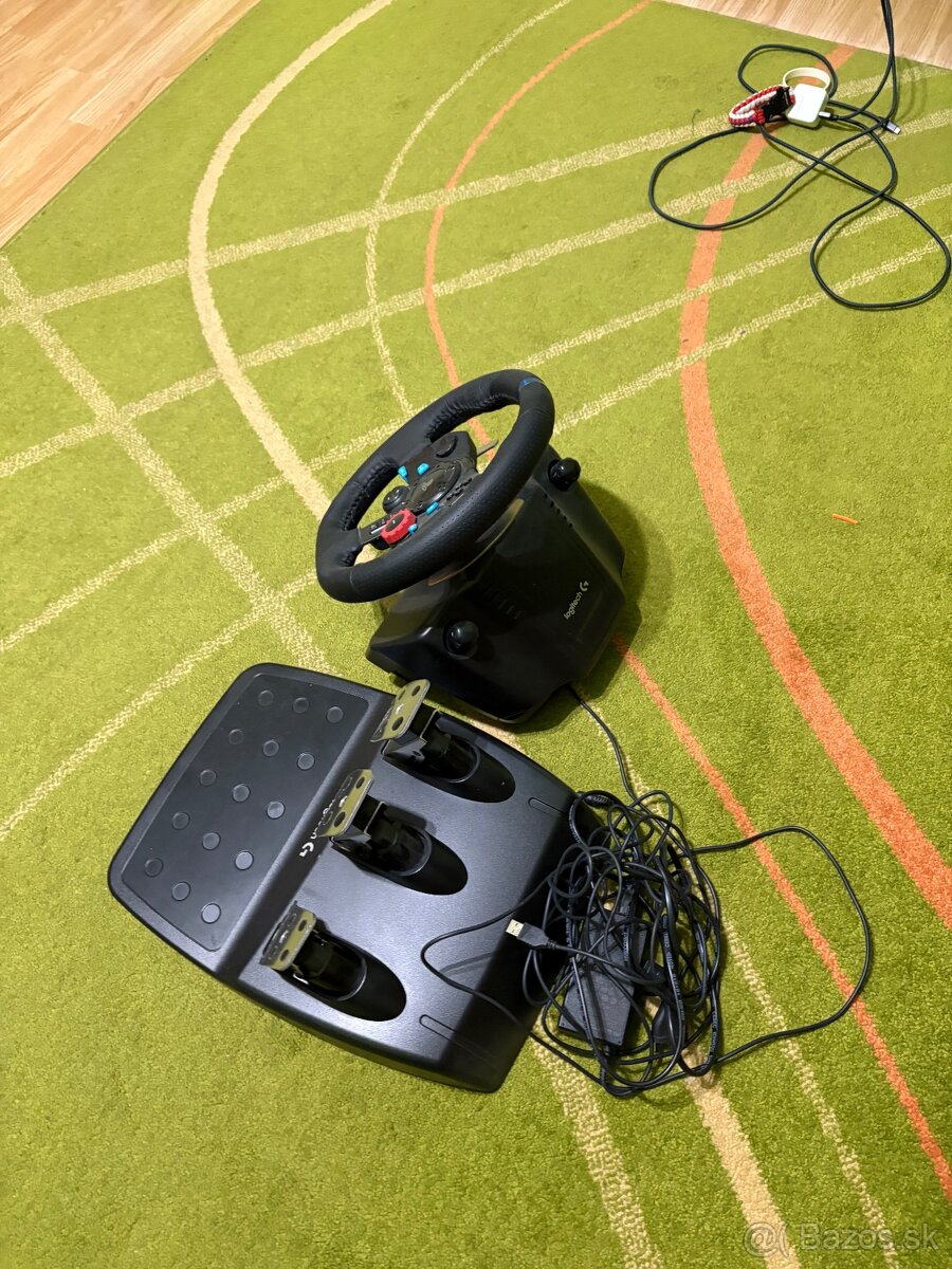 Predám herný volant Logitech G29 Playstation - 2