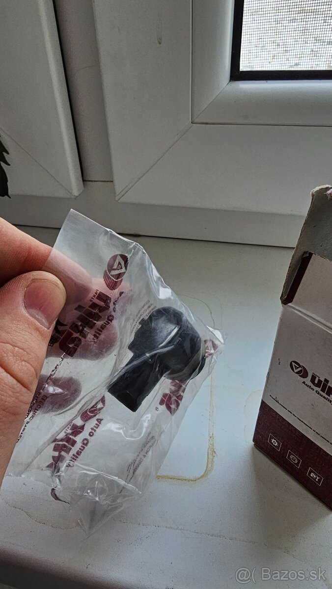 Cúvaci senzor na superb 1 passatb5,5 atd - 2