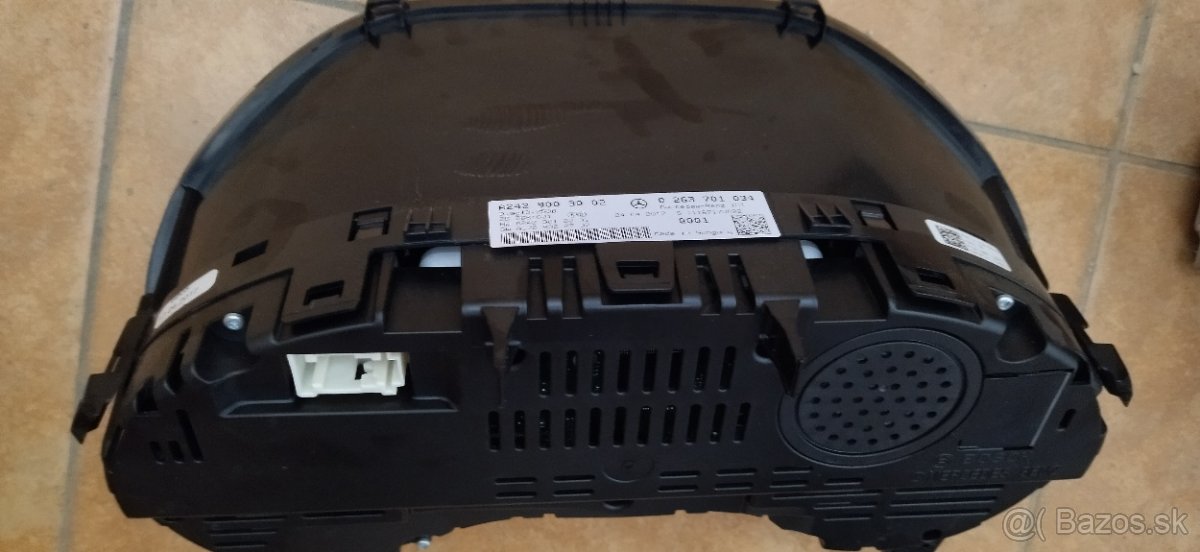 Mercedes Budíky - 2