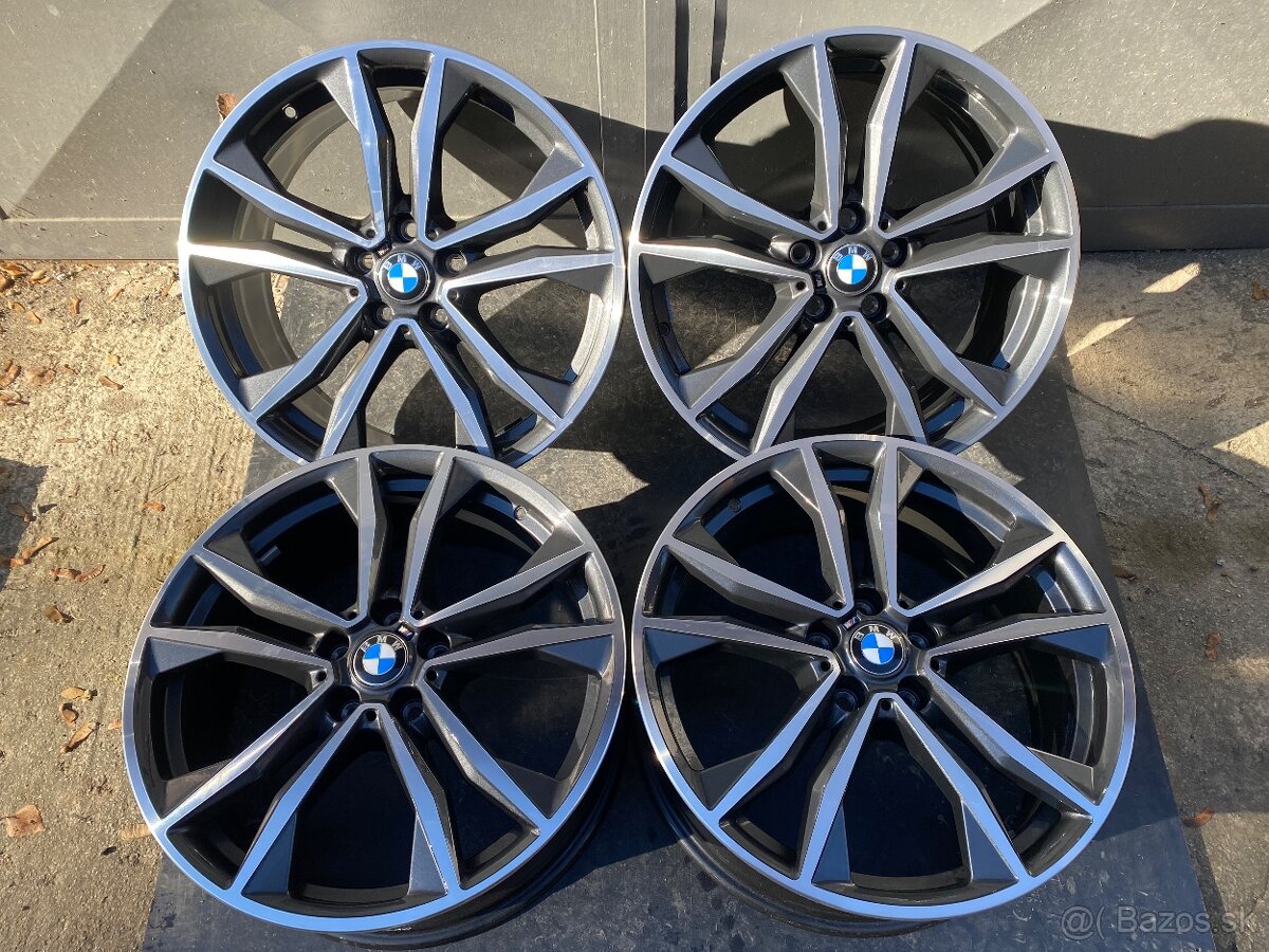 R19 ®️ Originál M-Packet 5x112 8J ET47 • X1 X2 - 2