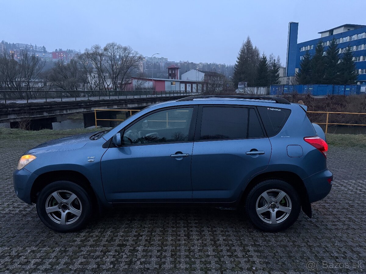 Toyota RAV4 - 2