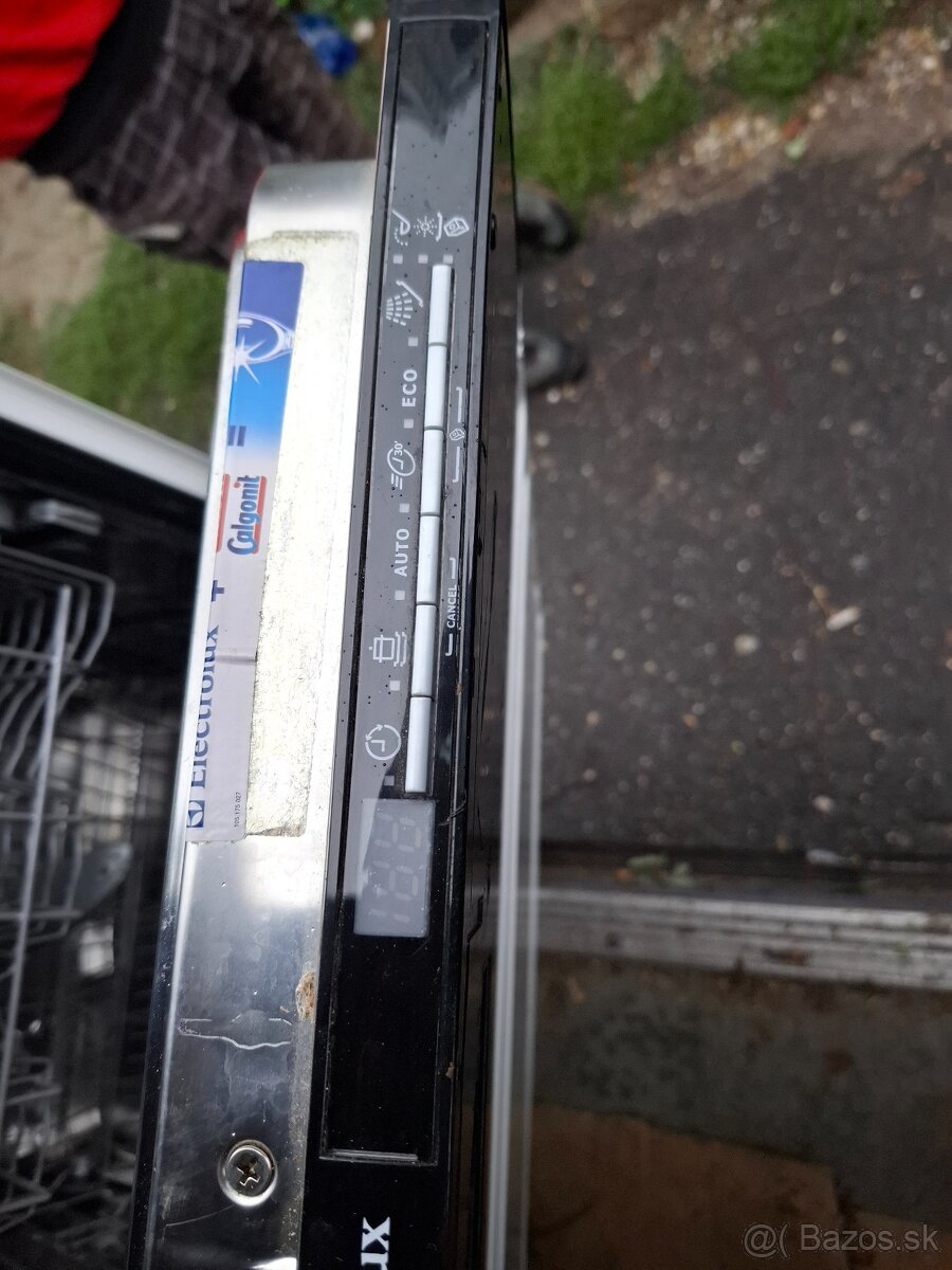 Predam vstavanu umyvacku riadu elektrolux - 2