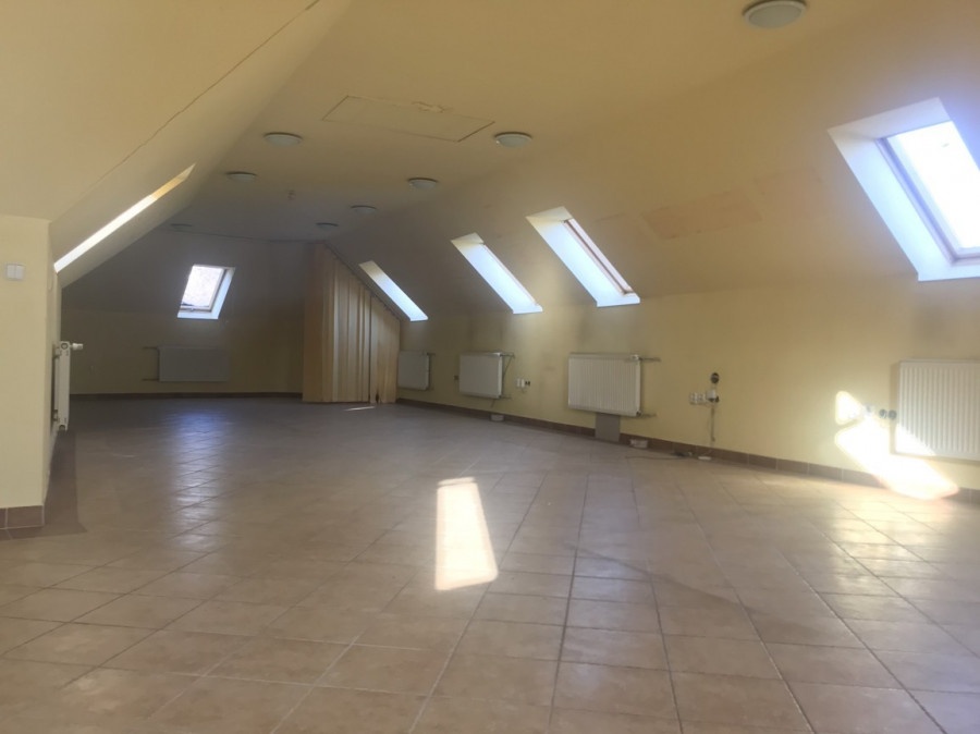 Ponúkam Vám do prenájmu kancelársky priestor na poschodí. - 2