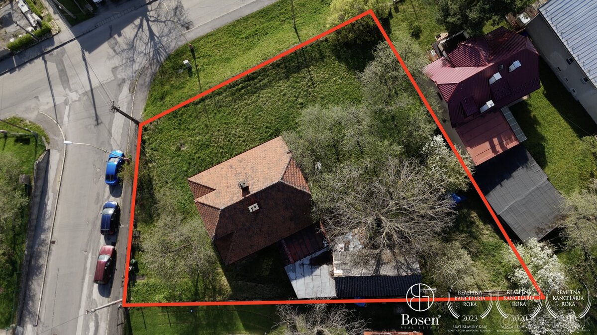 BOSEN I Pozemok so starým domom s krásnym výhľadom, Ružomber - 2