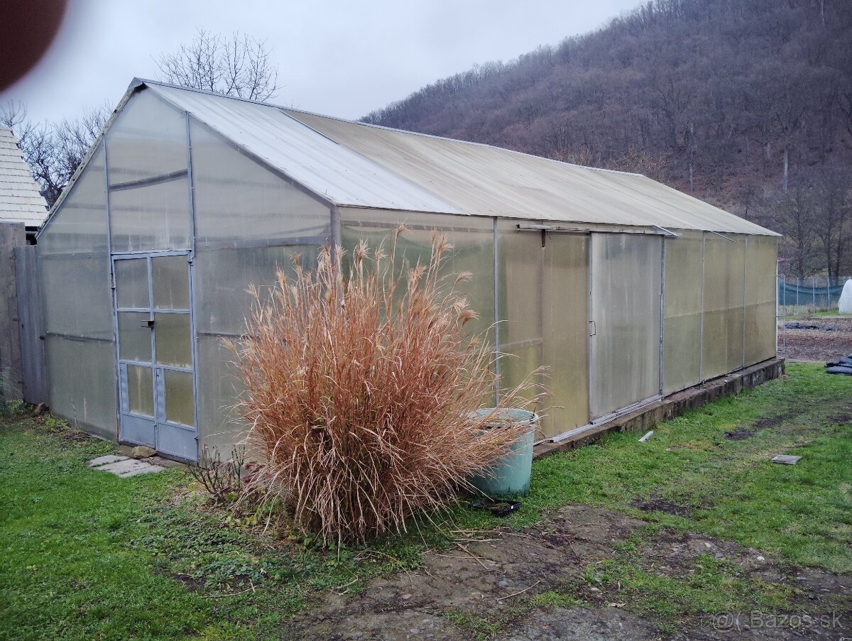 Skleník s polykarbonatu - 2