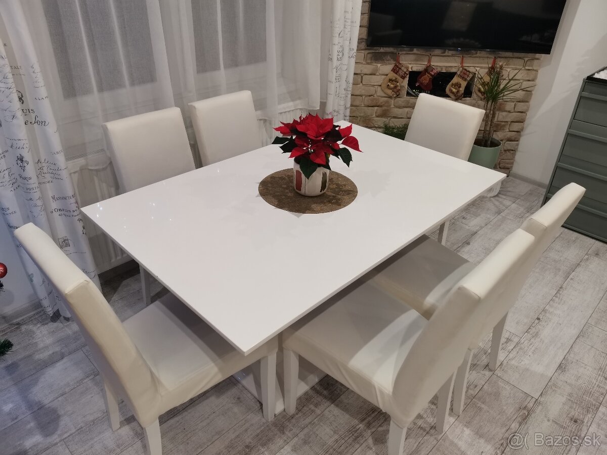 Jedalensky stôl a stoličky - 2