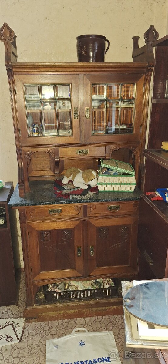Starožitný nábytok - 2