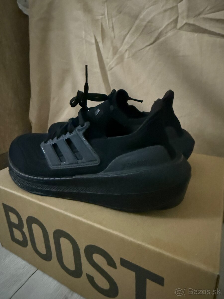 Adidas Ultraboost Light - 2