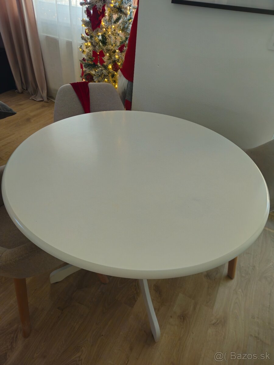 Jedálenský stôl - 2