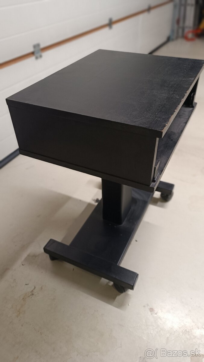 Pojazdný stolík - 2