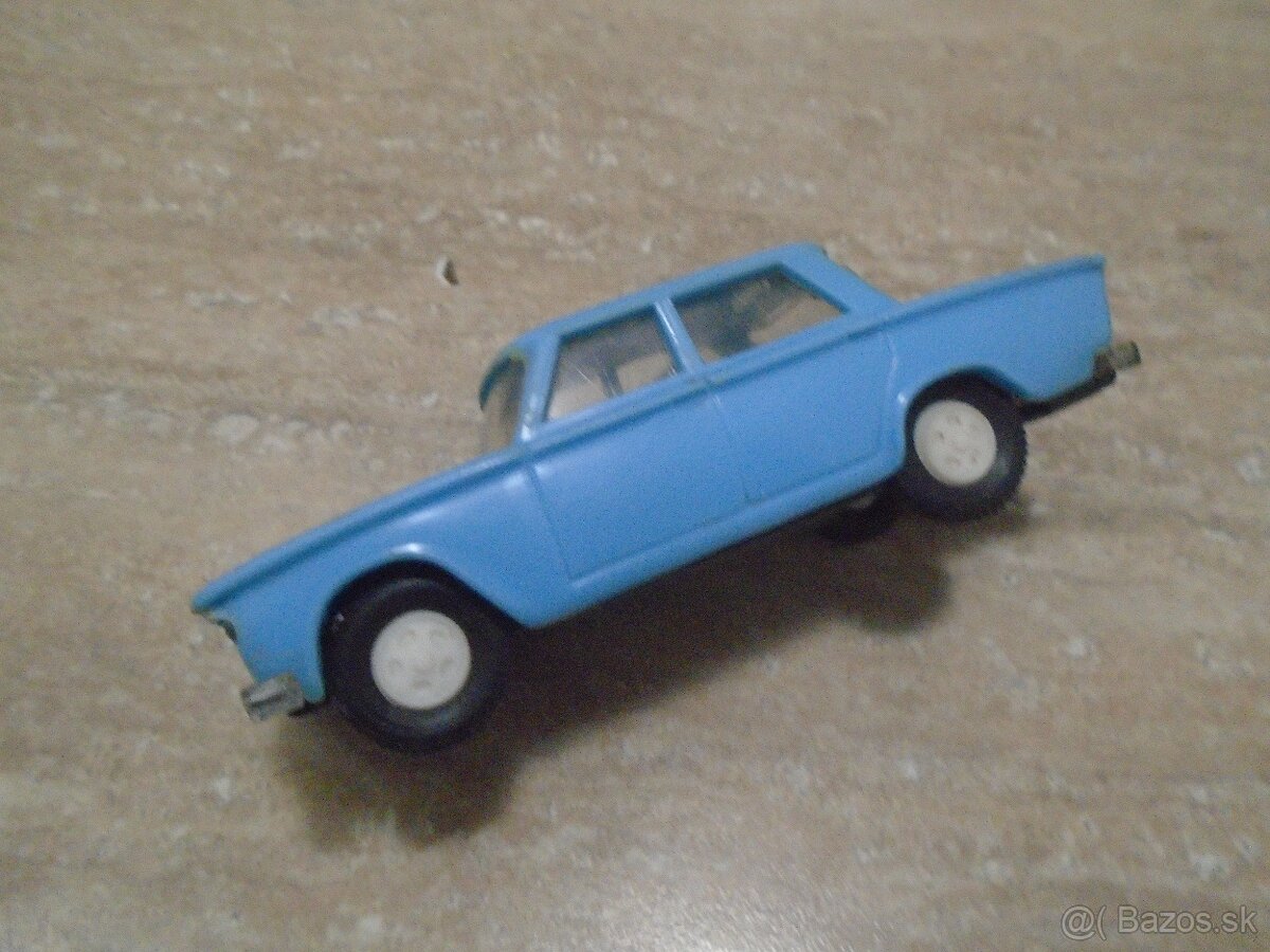 Stará hračka Fiat 1300 KDN - 2