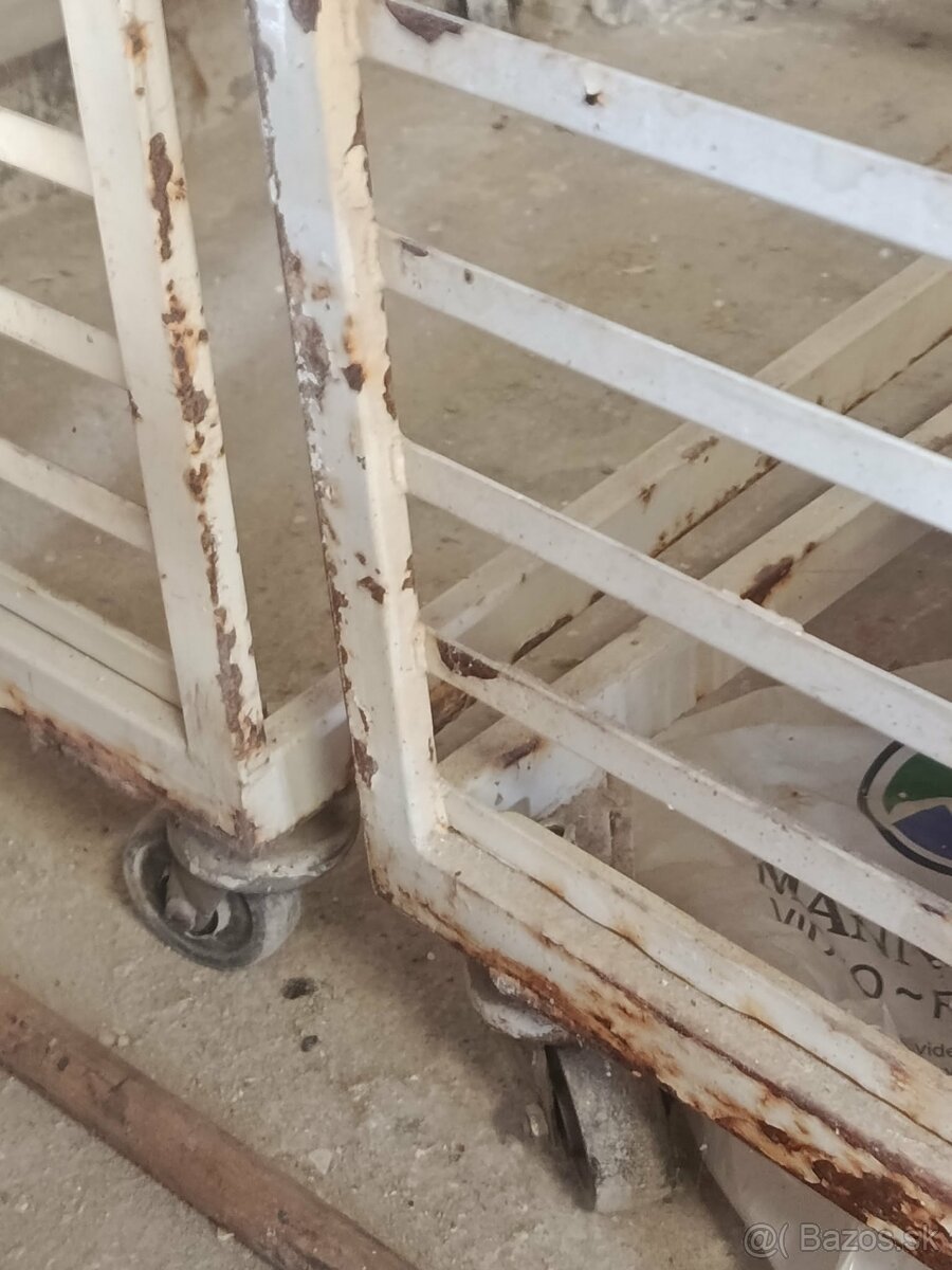 Regále na kolieskach - 2