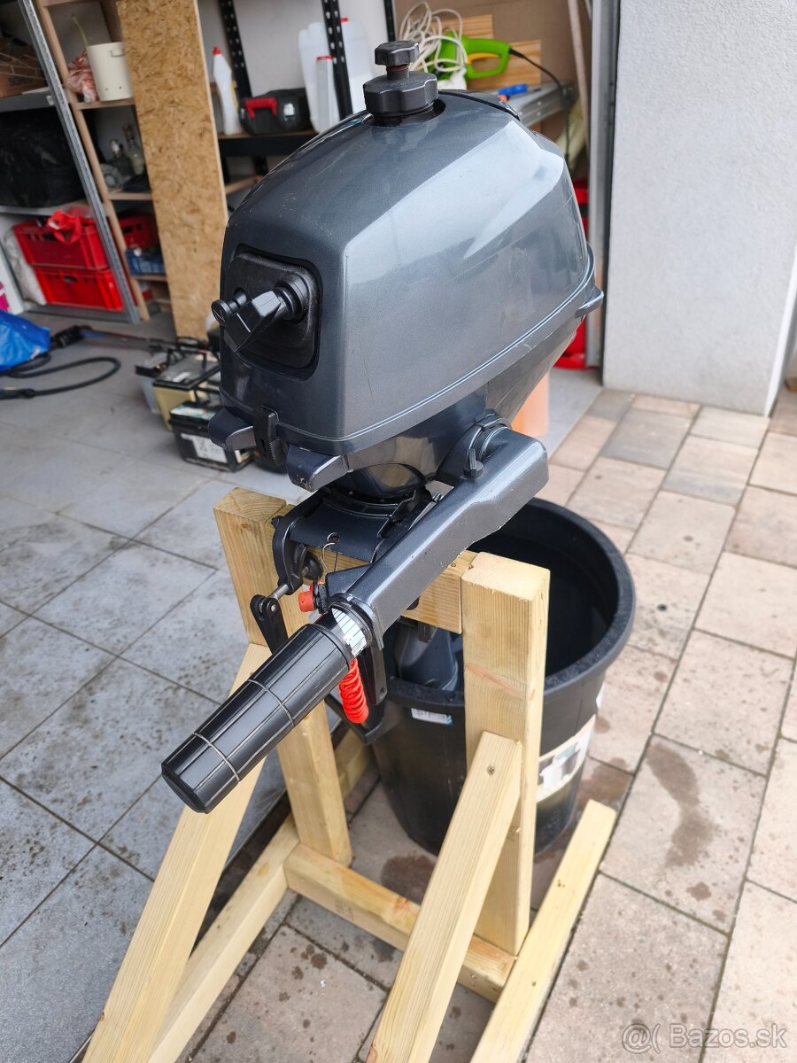 Závesný lodný motor - 2